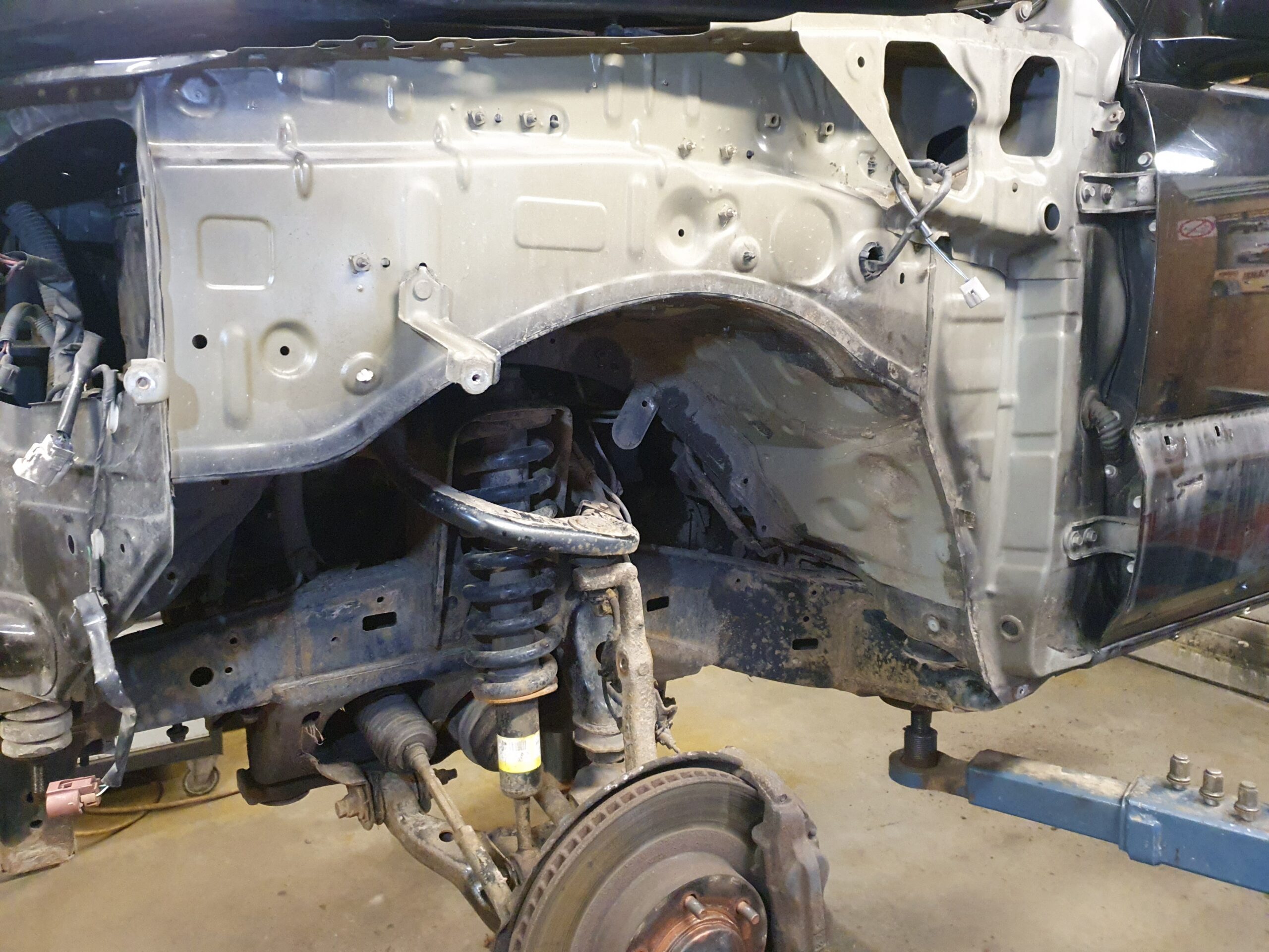 Land Cruiser 120 - Image 14