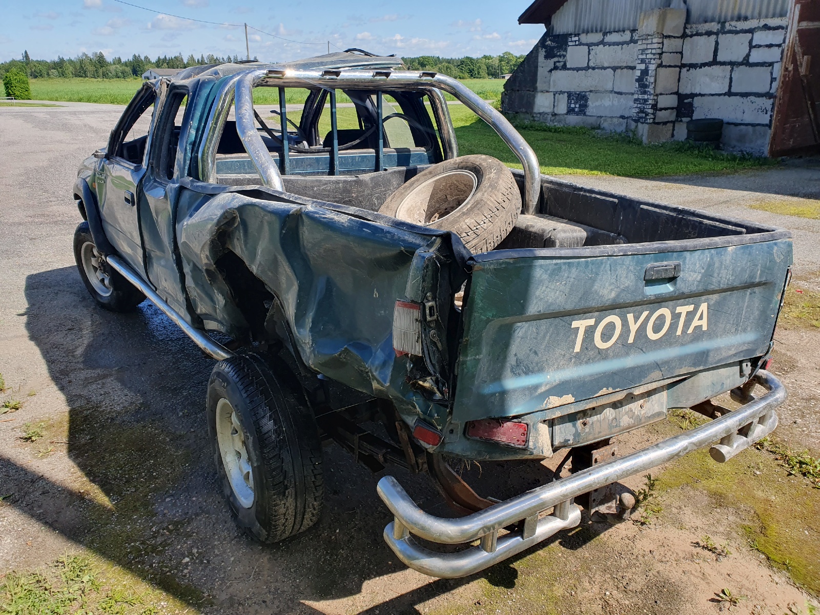 Toyota Hilux 2.4TD 66kw - Image 4